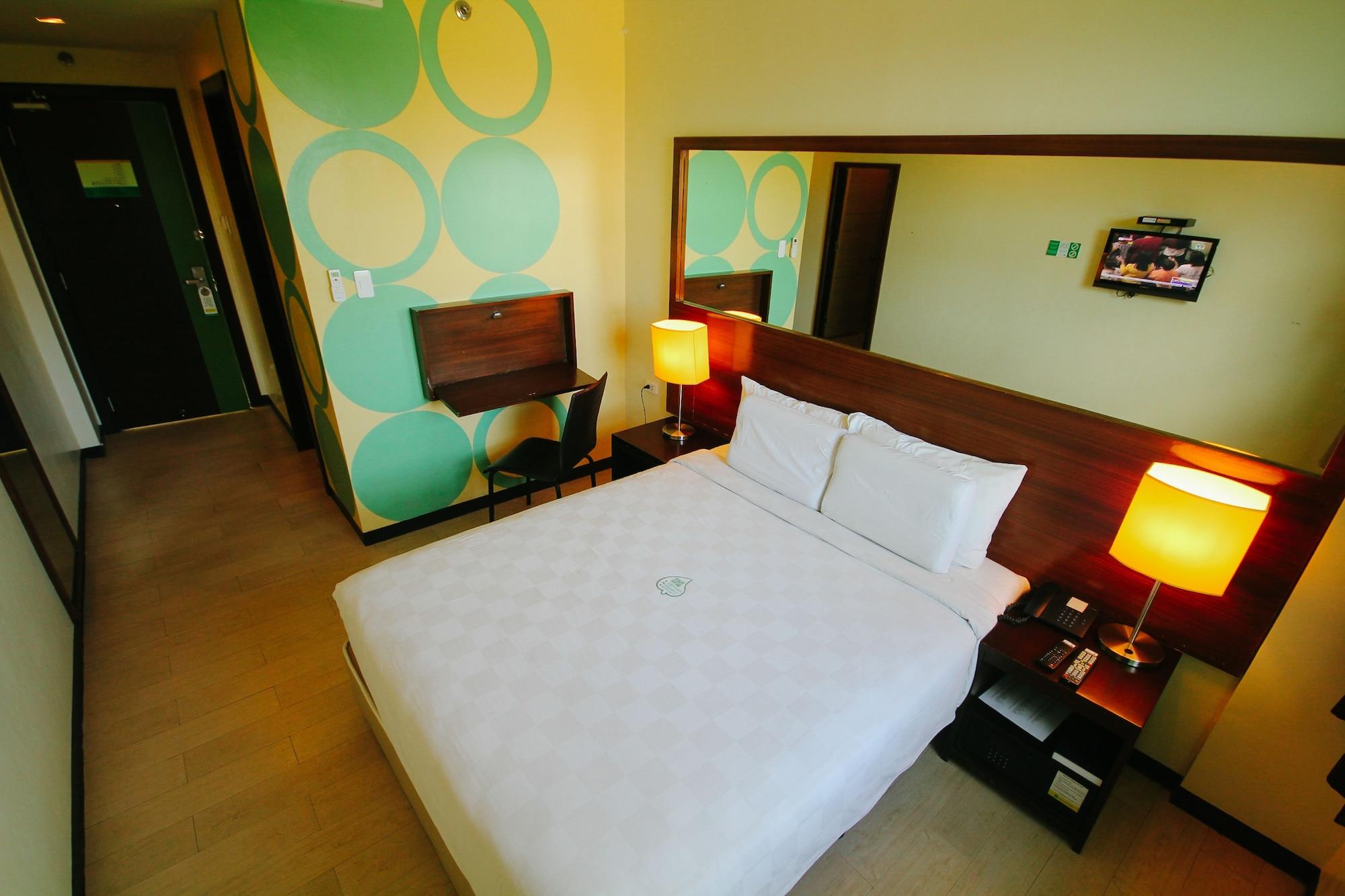 Go Hotels Баколод Екстериор снимка