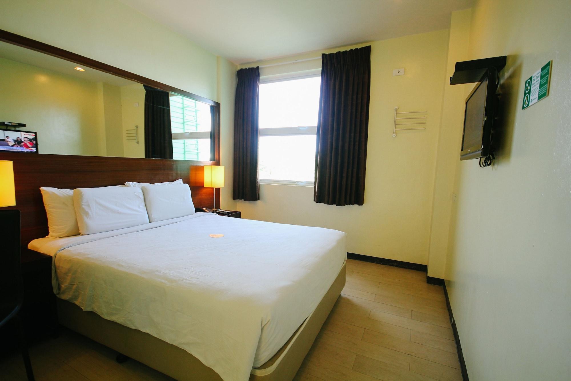 Go Hotels Баколод Екстериор снимка