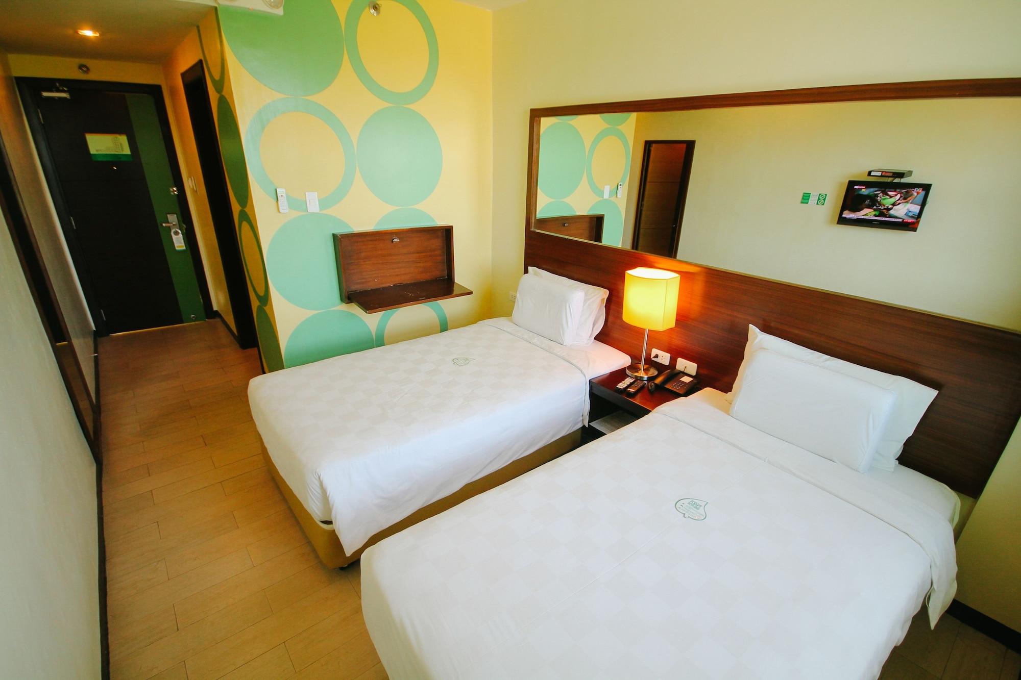 Go Hotels Баколод Екстериор снимка