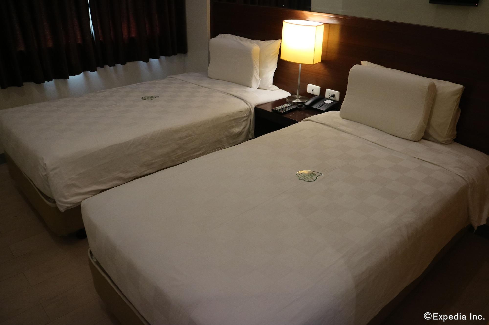 Go Hotels Баколод Екстериор снимка