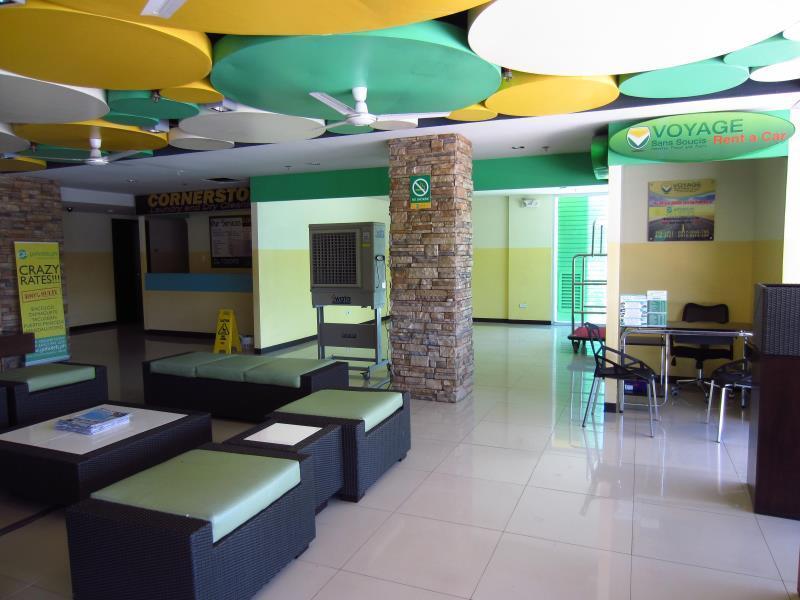 Go Hotels Баколод Екстериор снимка