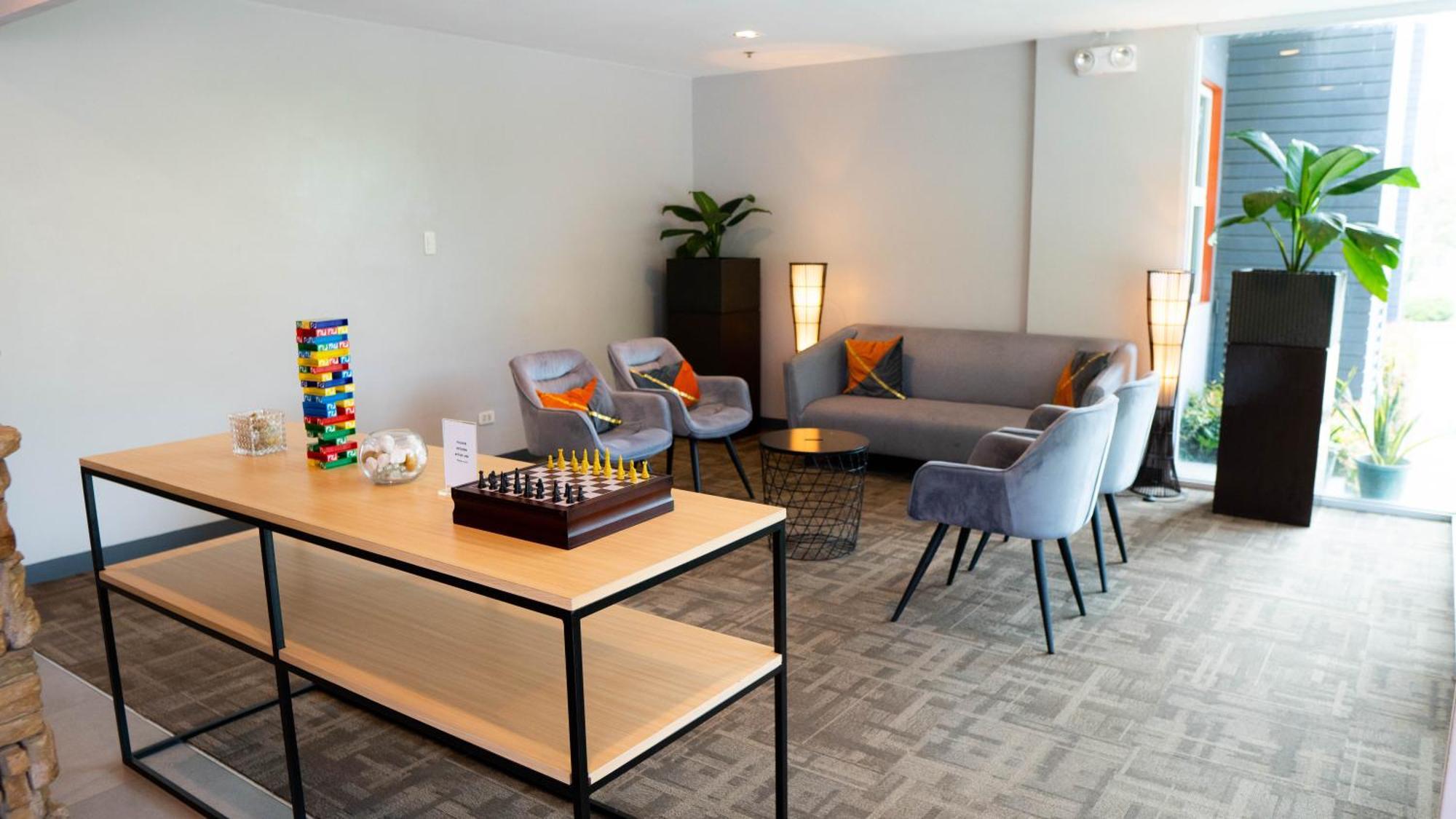 Go Hotels Баколод Екстериор снимка