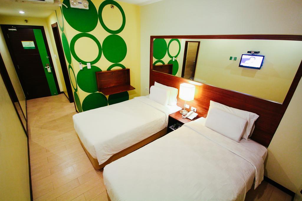 Go Hotels Баколод Екстериор снимка