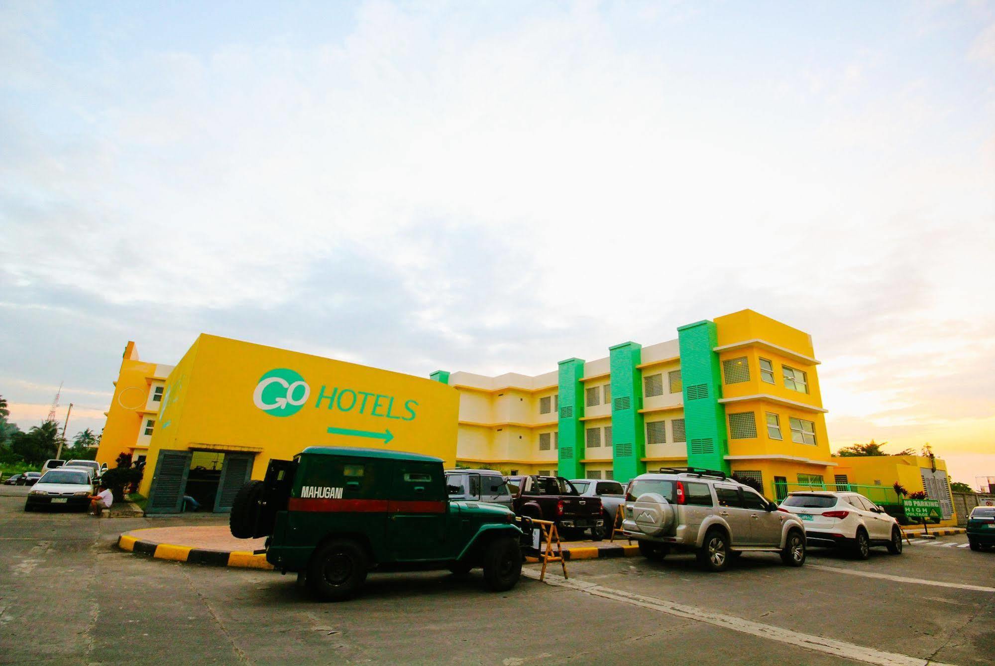Go Hotels Баколод Екстериор снимка